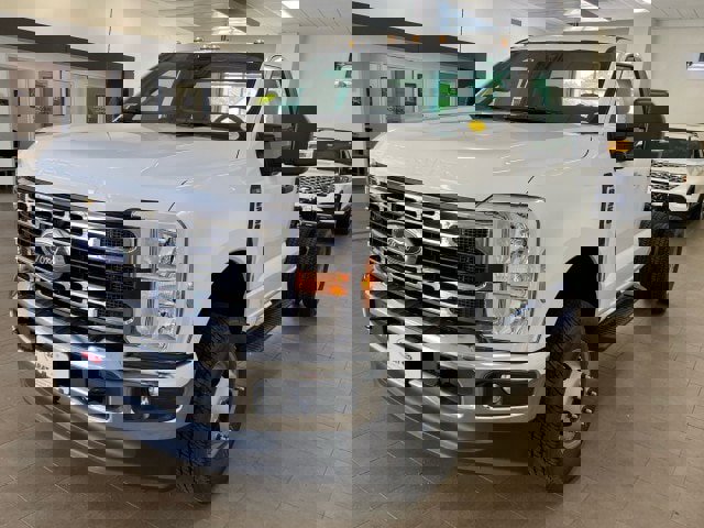 New 2025 Ford F350 XL w/ XL Chrome Package image 4