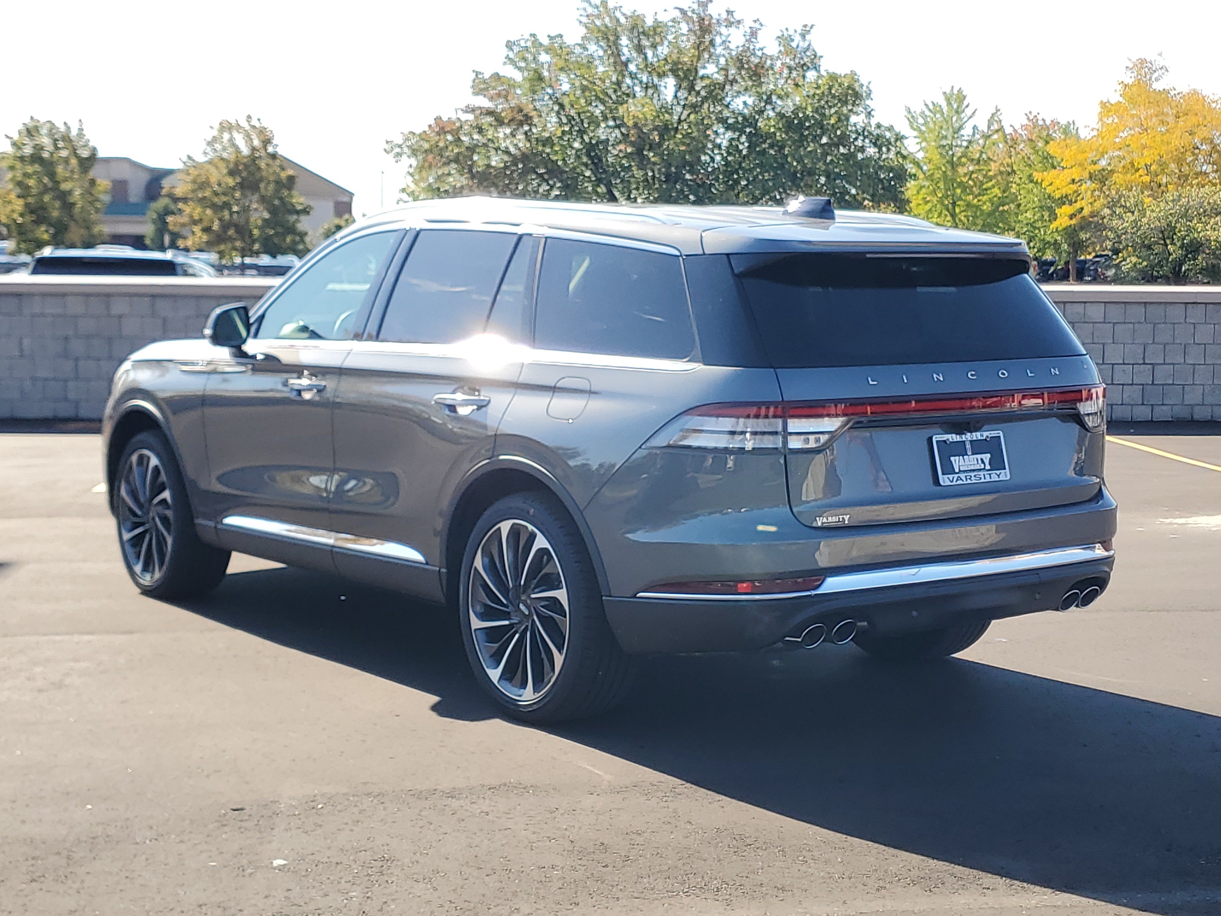 New 2027 Lincoln Aviator Reserve AWD/4WD image 3