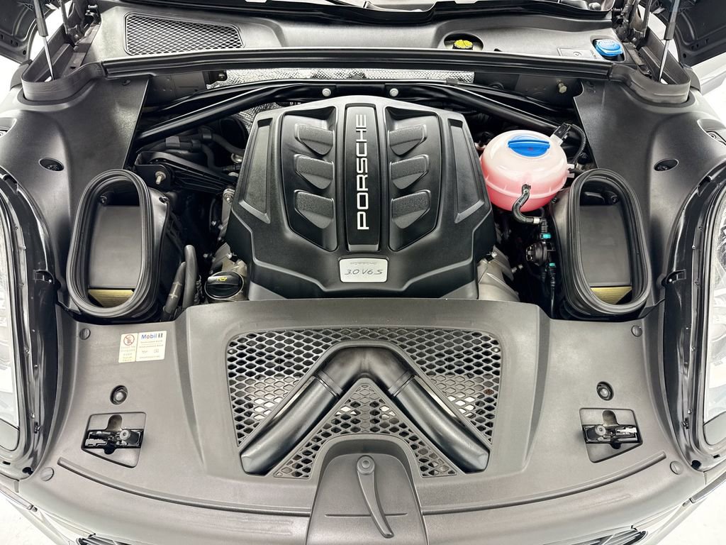 Used 2015 Porsche Macan S AWD/4WD image 26