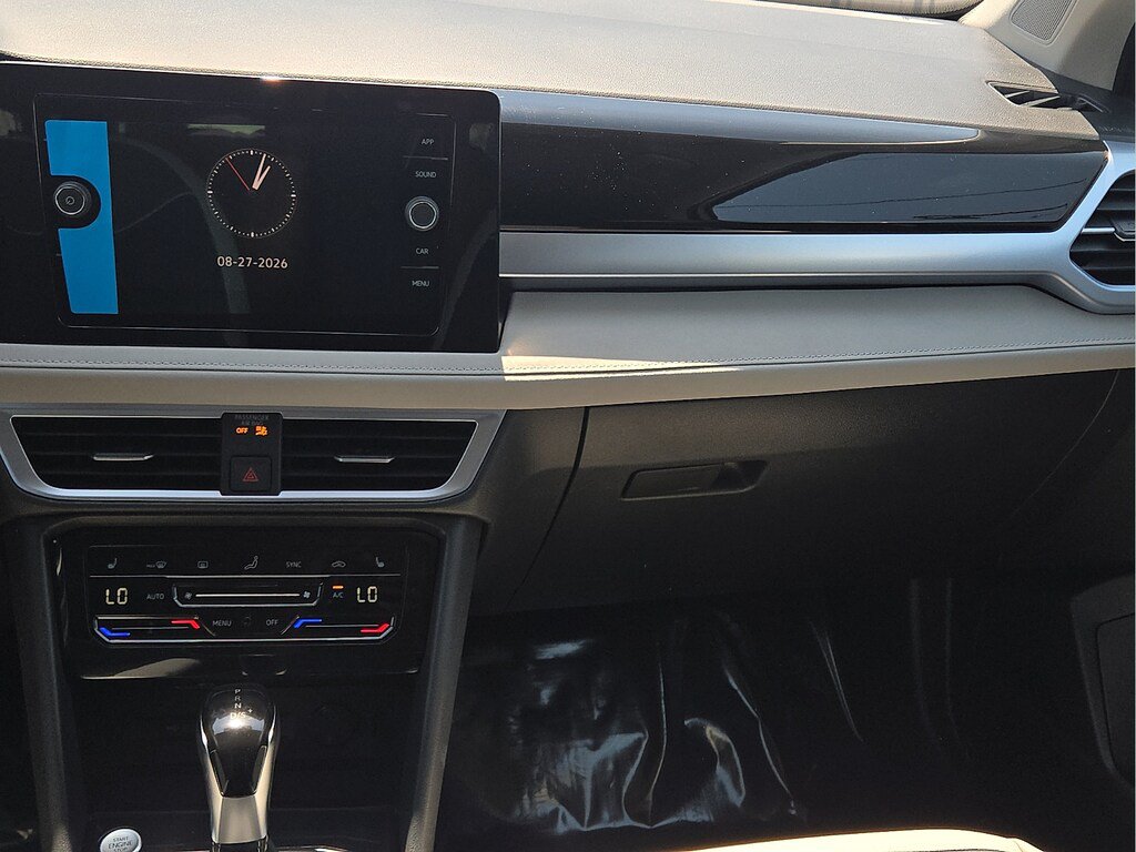 New 2026 Volkswagen Taos SE FWD image 15
