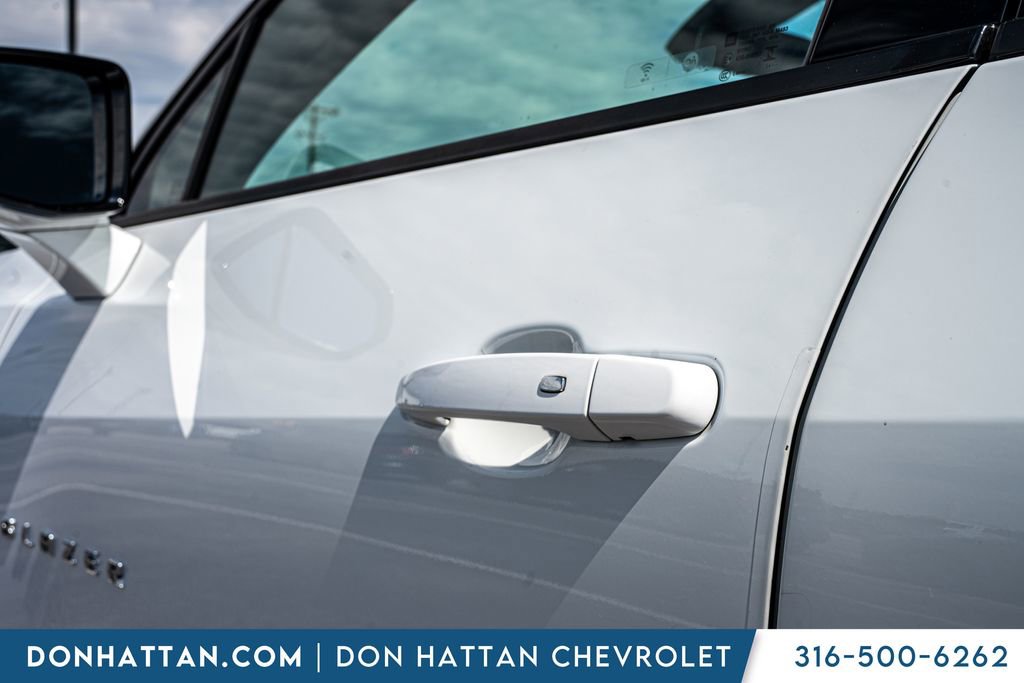 Used 2025 Chevrolet Blazer LT AWD/4WD image 28