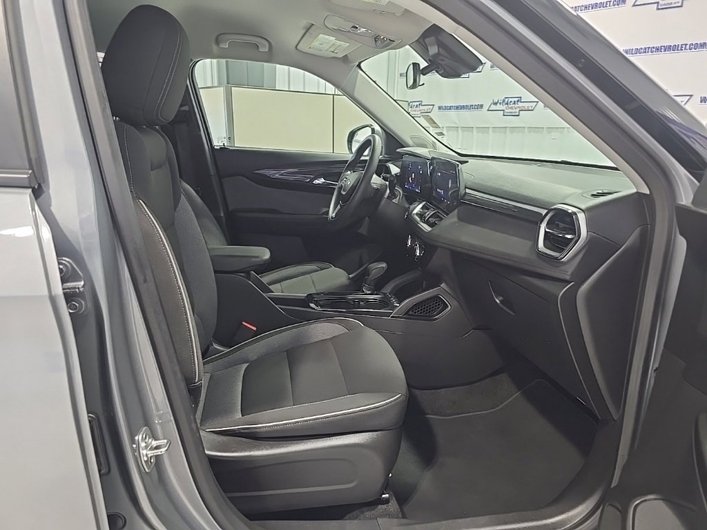 Used 2025 Chevrolet TrailBlazer LT image 27