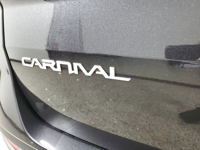 Used 2024 Kia Carnival EX image 6