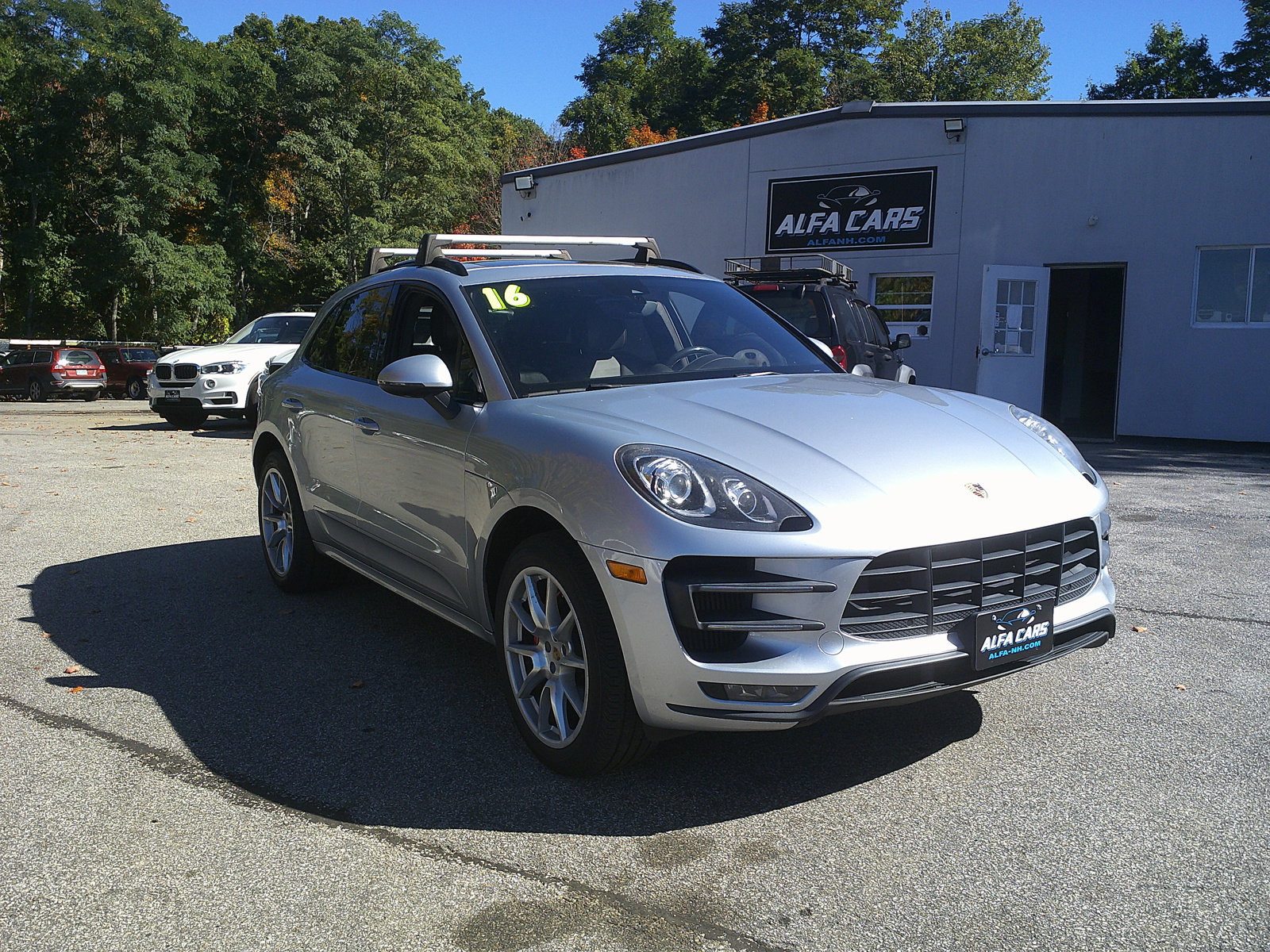Used 2016 Porsche Macan Turbo w/ Premium Package Plus AWD/4WD image 3
