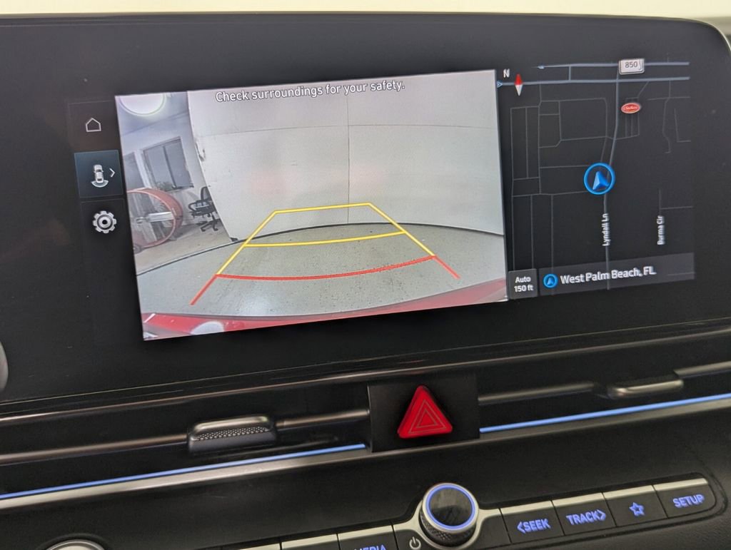 Used 2024 Hyundai Elantra SEL image 24