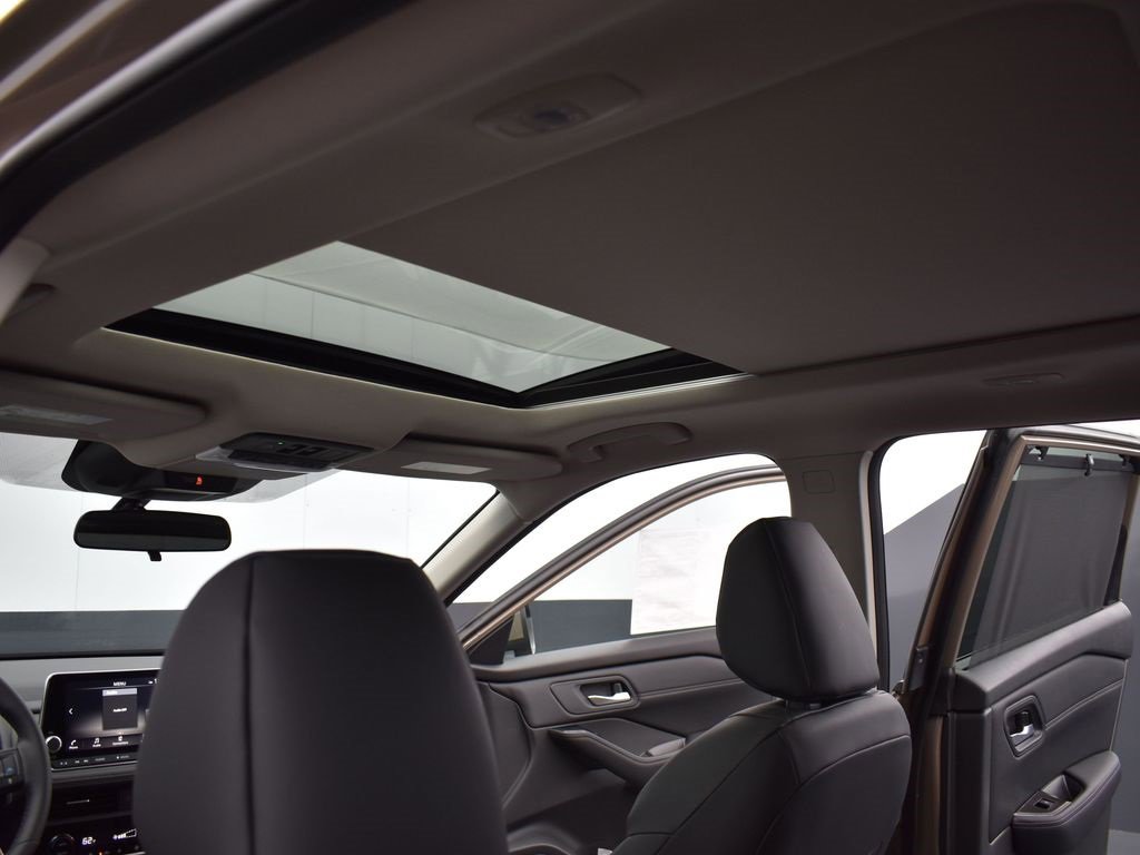 Certified 2025 Nissan Rogue SV w/ SV Premium Package image 11