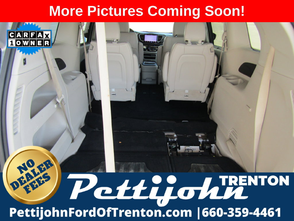 Used 2021 Chrysler Pacifica Touring-L FWD image 35