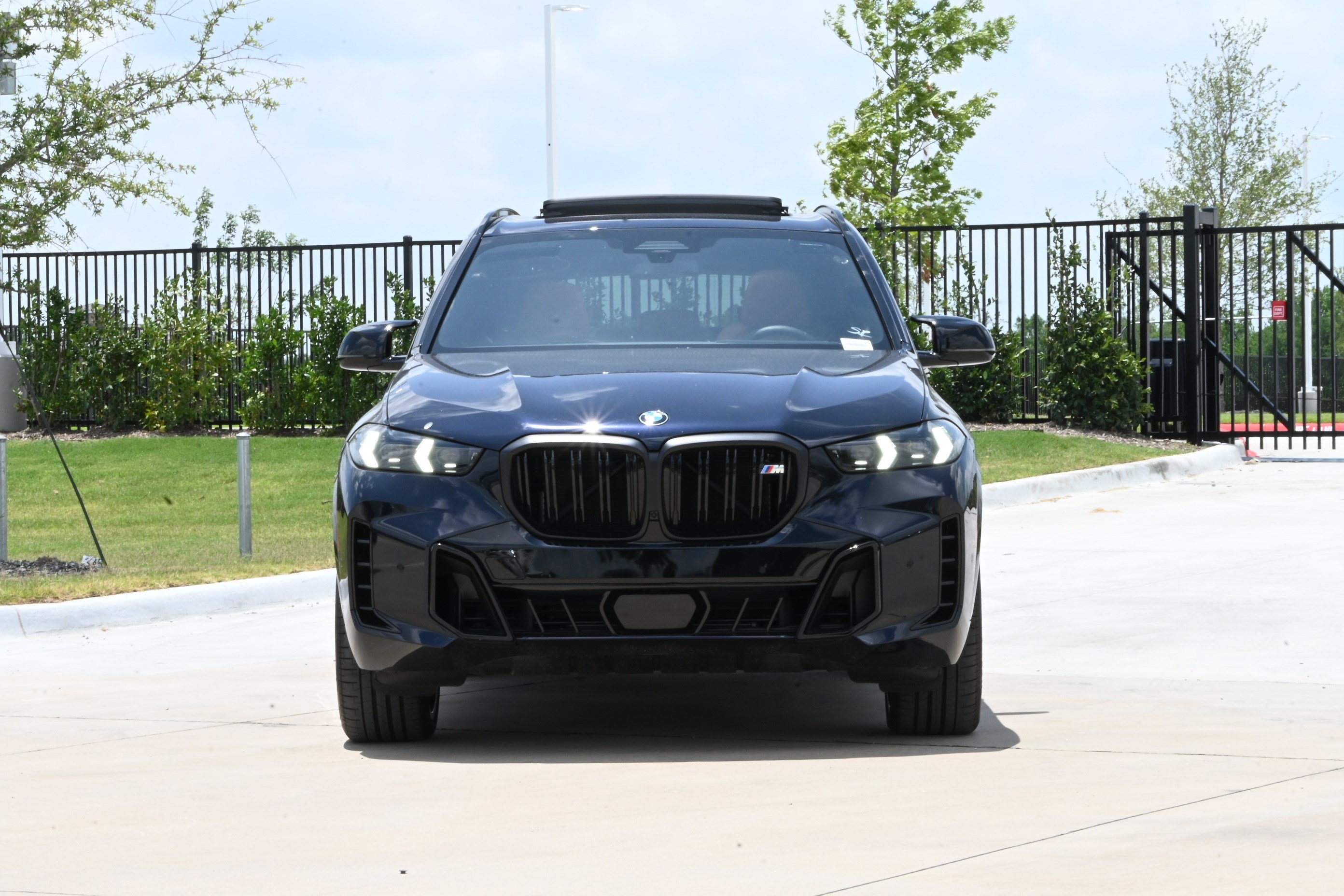 Certified 2025 BMW X5 M60i AWD/4WD image 3