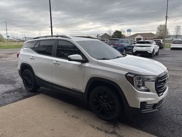 Used 2022 GMC Terrain SLE w/ Driver Convenience Package image 6