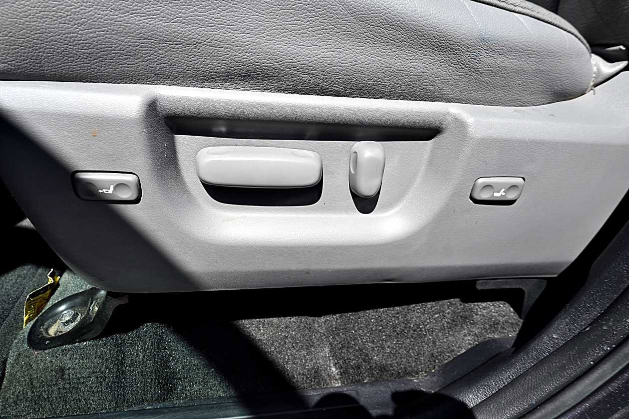 Used 2012 Toyota Sequoia Limited image 24