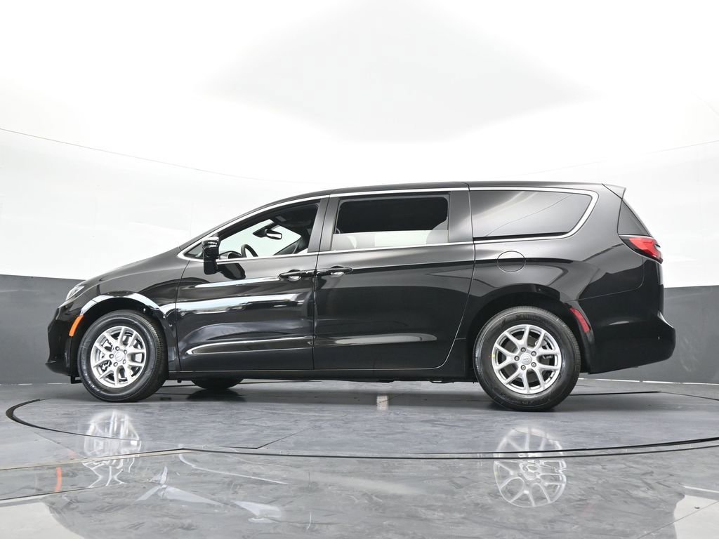 New 2026 Chrysler Pacifica Select image 58