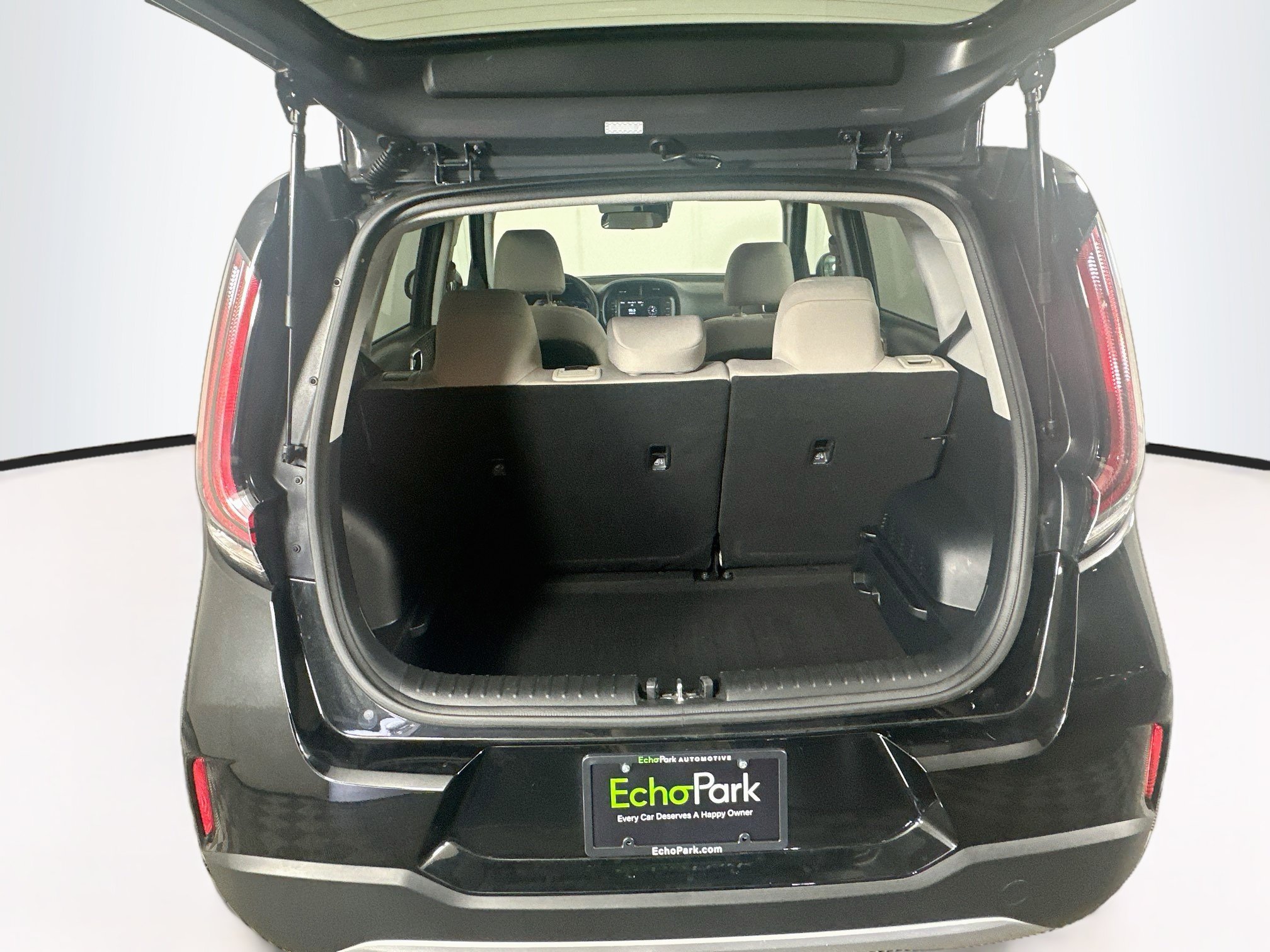 Used 2025 Kia Soul LX w/ LX Technology Package FWD image 27