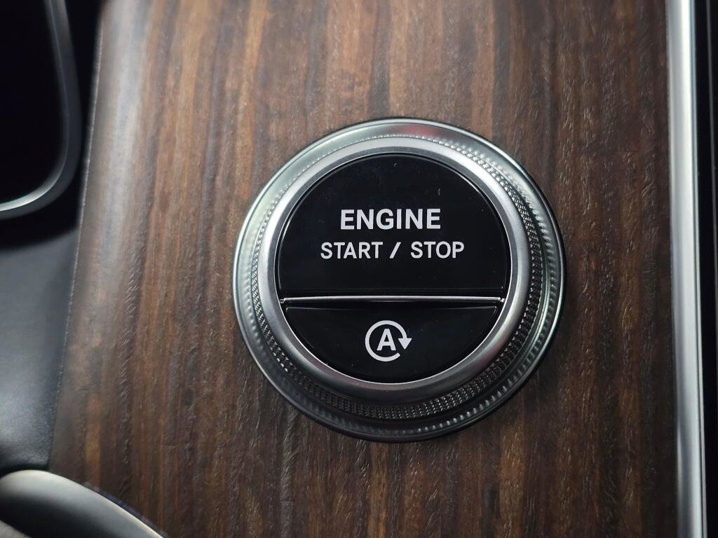 Certified 2025 Mercedes-Benz GLC 300 4MATIC image 36
