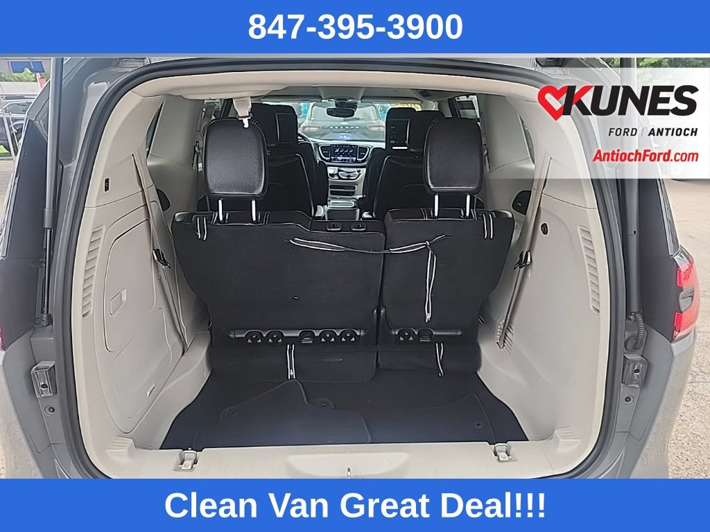 Used 2022 Chrysler Pacifica Touring-L w/ Uconnect Theater Family Group FWD image 43
