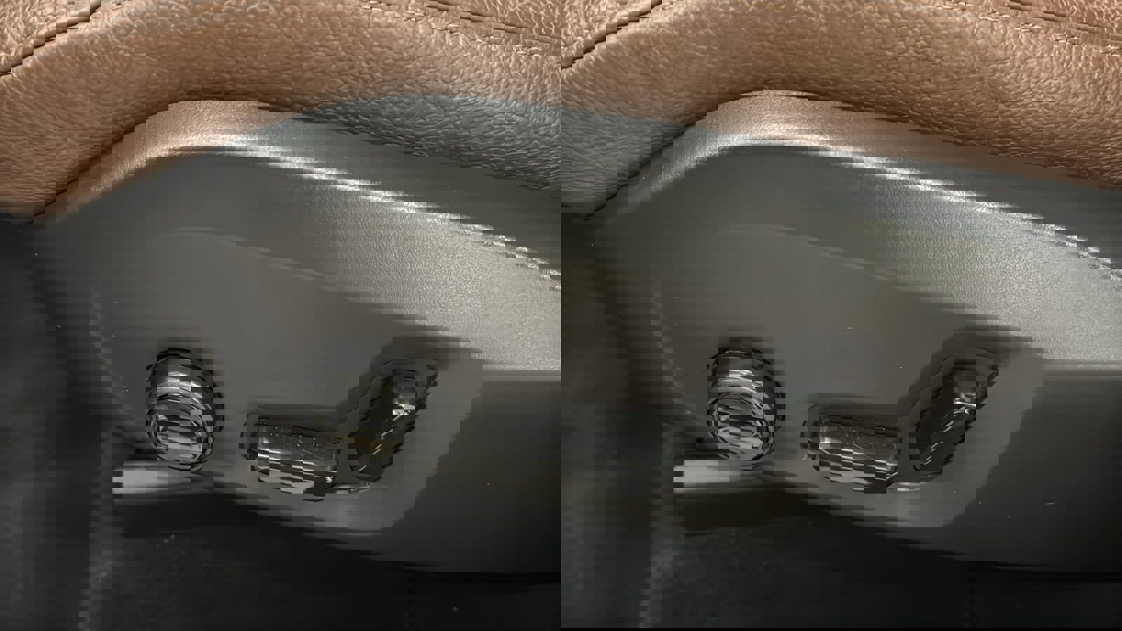 Used 2022 Volvo XC60 T8 Inscription Expression w/ Advanced Package image 24