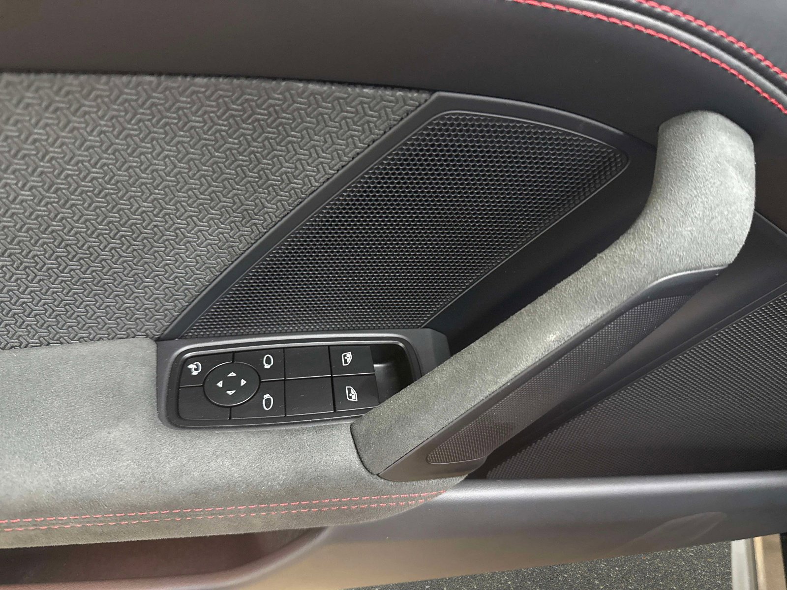 Used 2025 Porsche 911 Targa 4 GTS image 30