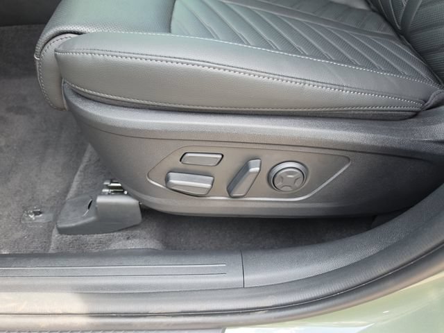 Certified 2026 Kia Sorento SX Prestige AWD/4WD image 17