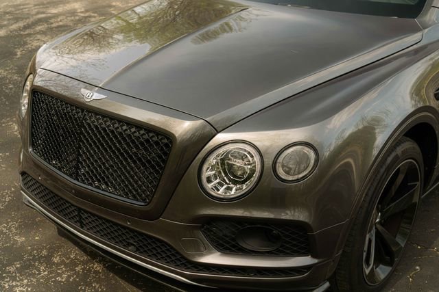 Used 2018 Bentley Bentayga AWD/4WD image 36