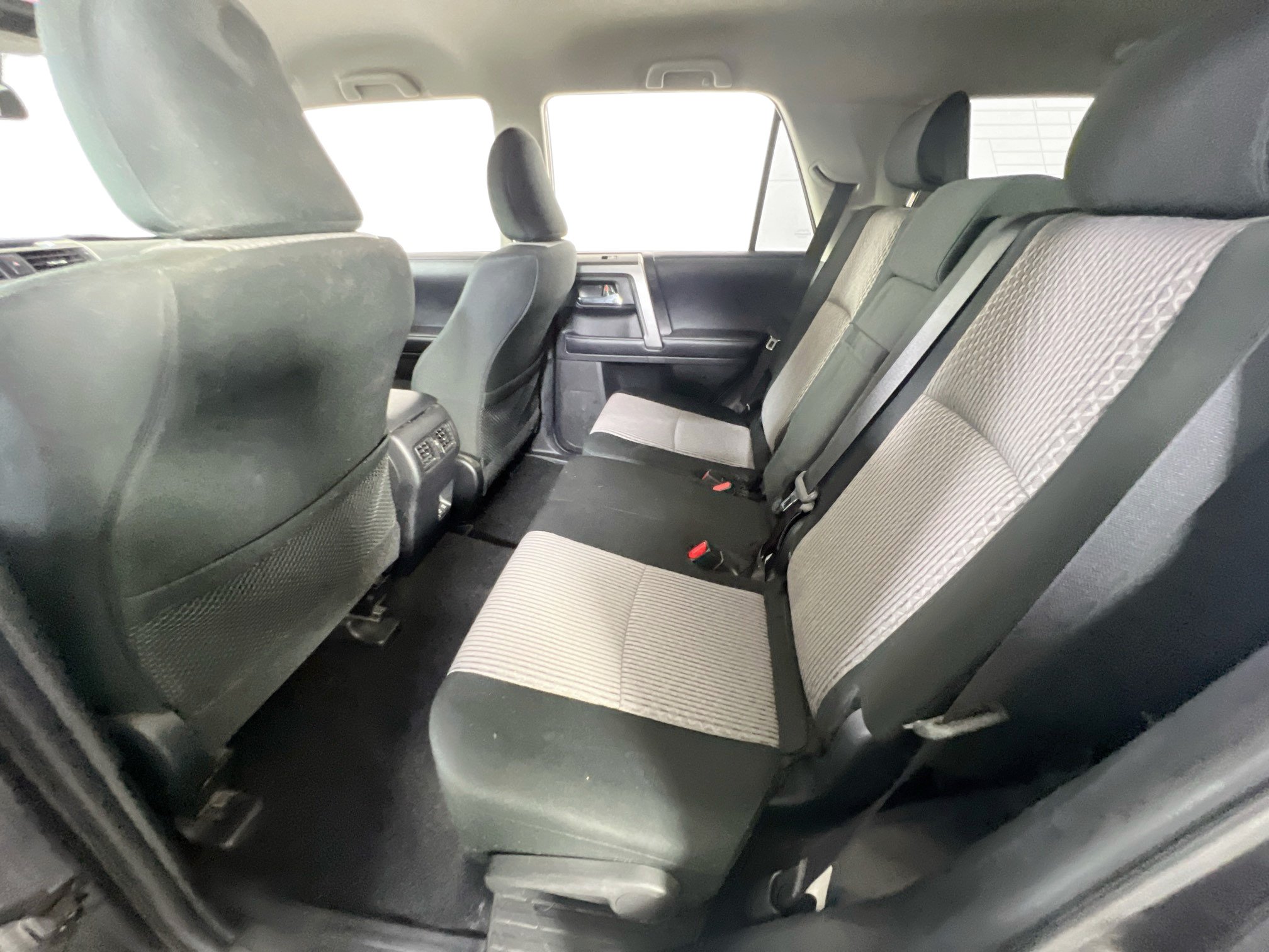 Used 2020 Toyota 4Runner SR5 AWD/4WD image 23