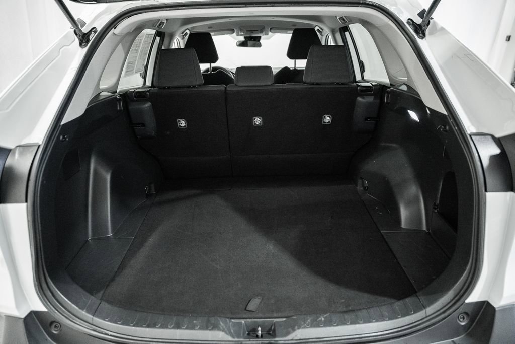 Used 2024 Toyota RAV4 LE image 9