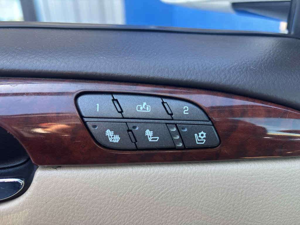 Used 2008 Buick Lucerne CXL w/ Driver Confidence Package FWD image 25
