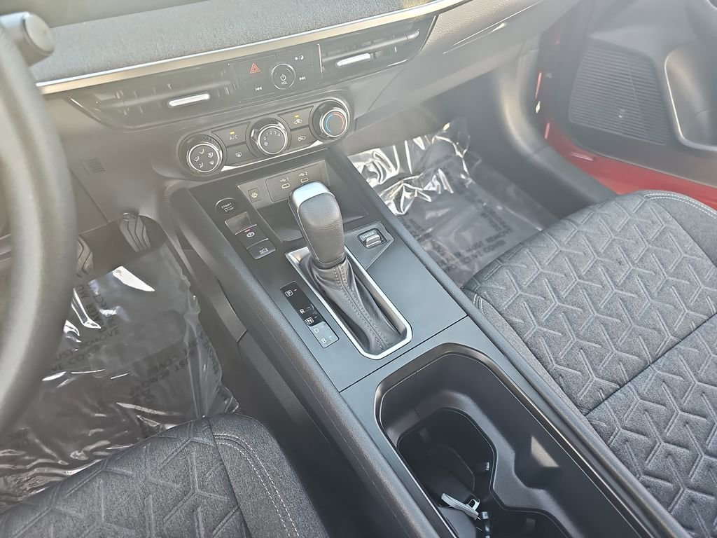 Used 2025 Nissan Kicks SV image 23