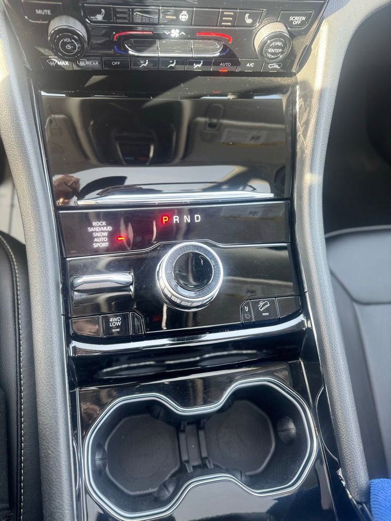 Used 2023 Jeep Grand Cherokee 4WD 4xe image 13