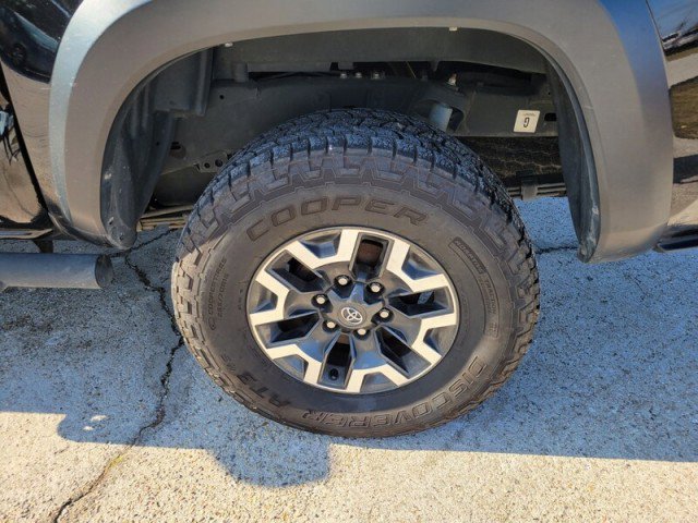 Used 2021 Toyota Tacoma TRD Off-Road w/ Technology Package image 8