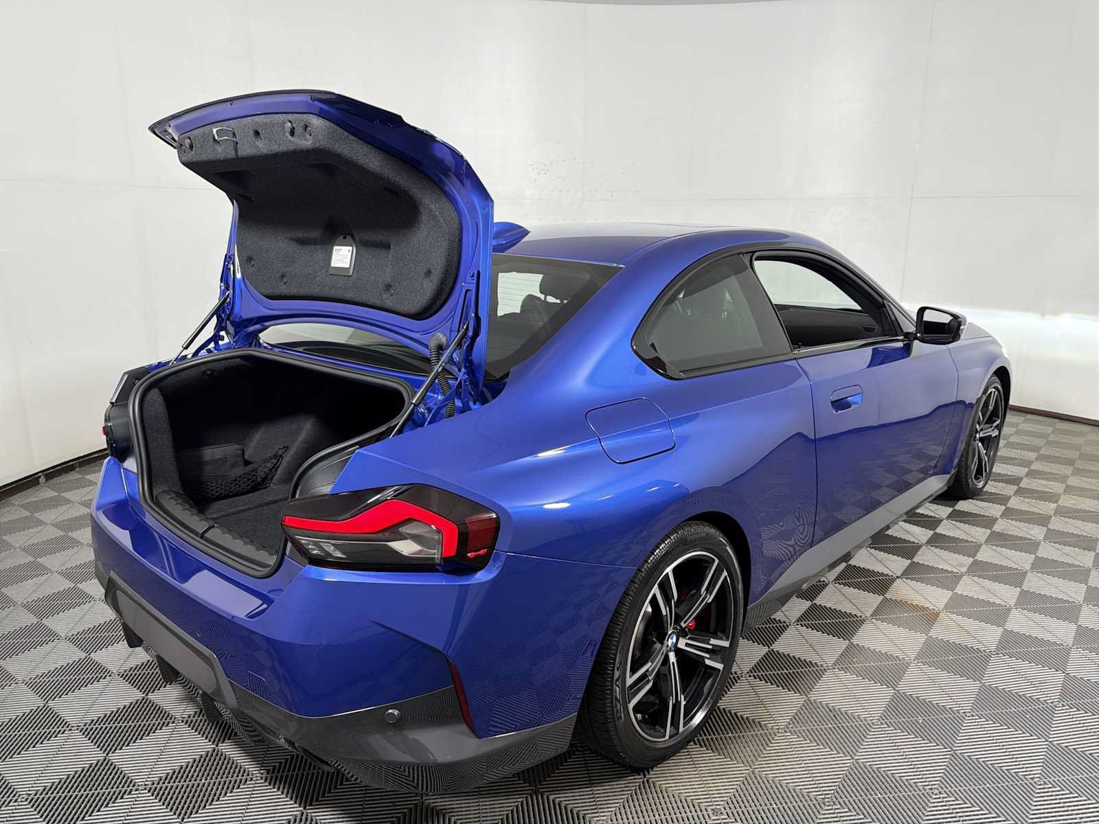 Used 2022 BMW 230i Coupe w/ Premium Package 2 RWD image 23