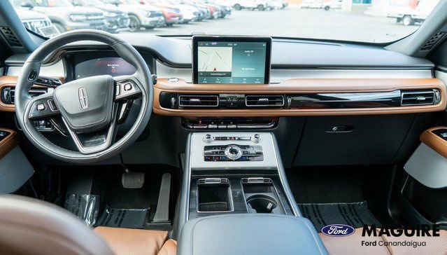 Used 2024 Lincoln Aviator Reserve w/ Equipment Group 201A image 17