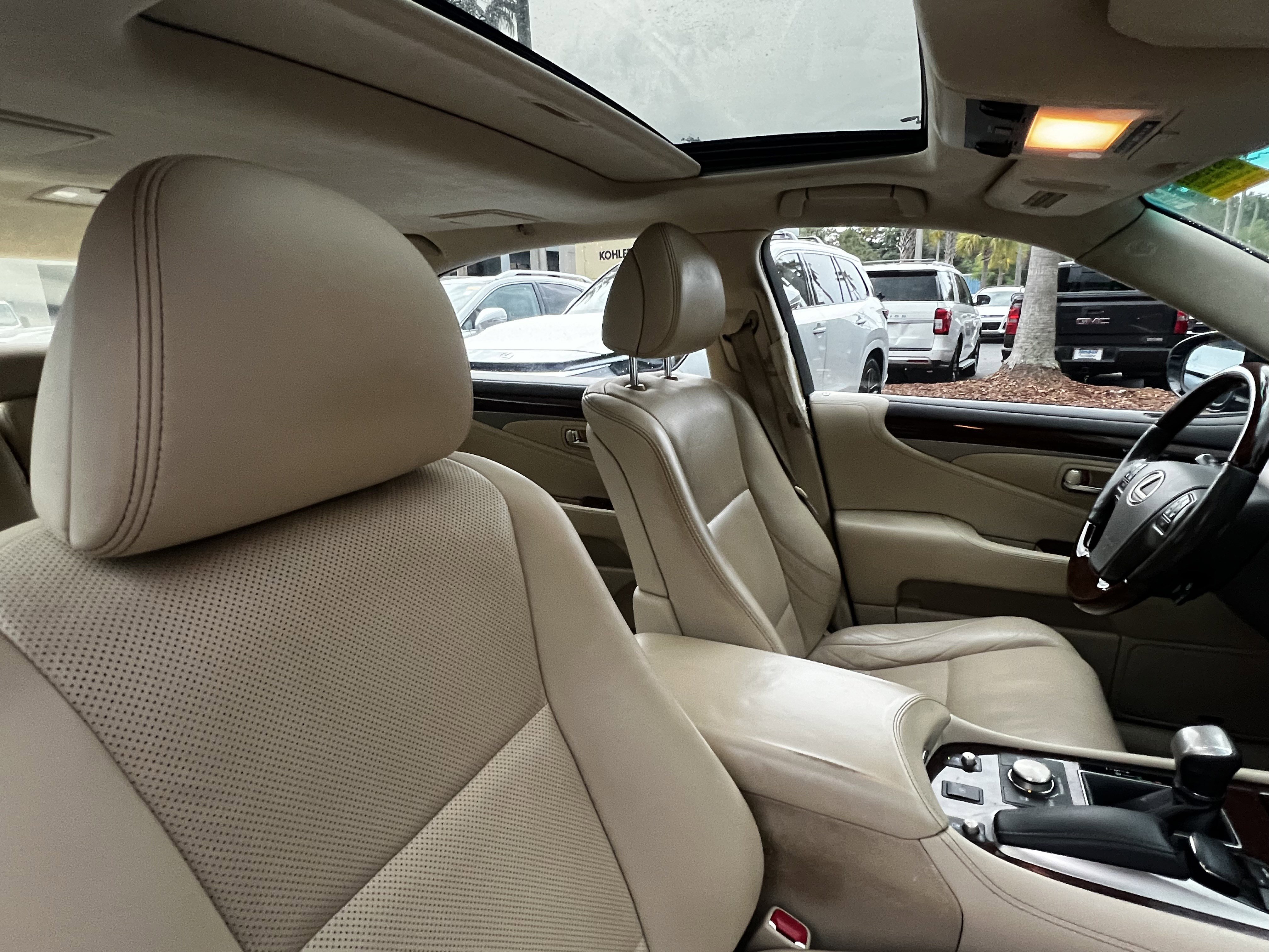 Used 2013 Lexus LS 460 L w/ Preferred Accessory Package RWD image 46