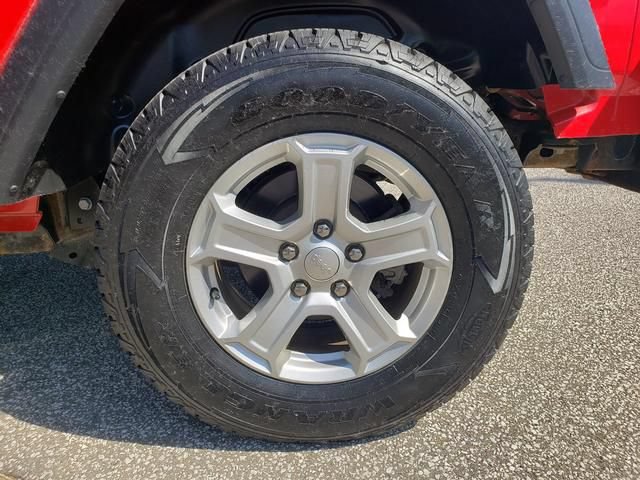 Used 2020 Jeep Wrangler Sport AWD/4WD image 33