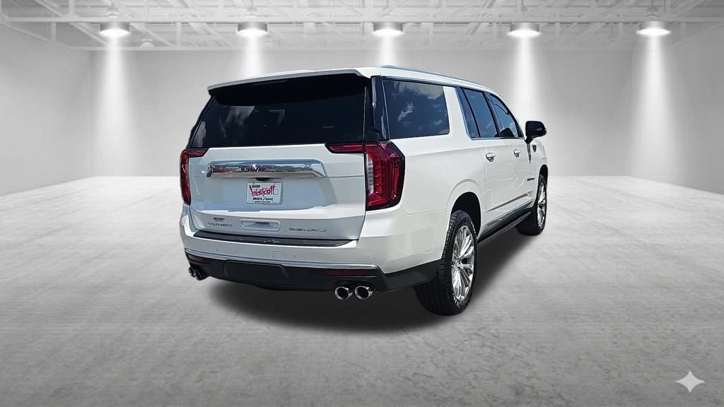 Used 2021 GMC Yukon XL Denali w/ Denali Premium Package AWD/4WD image 10