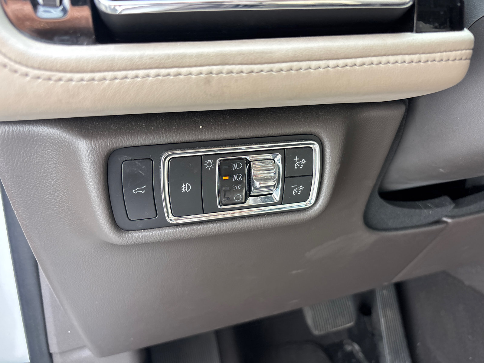 Used 2020 Lincoln Aviator Reserve w/ Equipment Group 202A AWD/4WD image 14