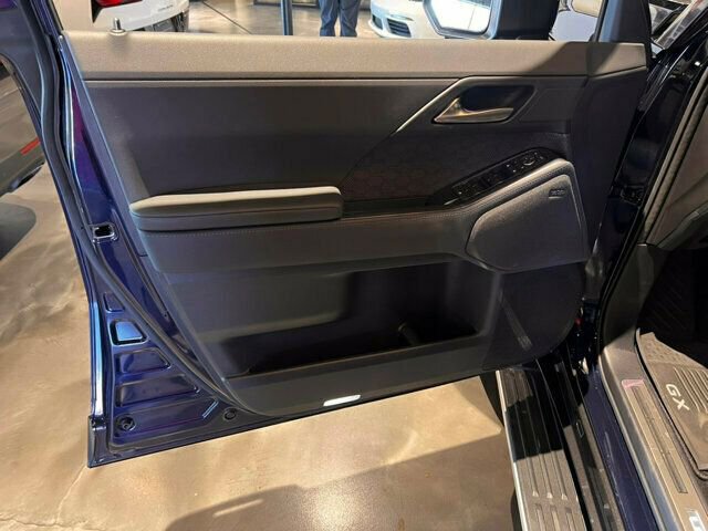 Used 2024 Lexus GX 550 image 14