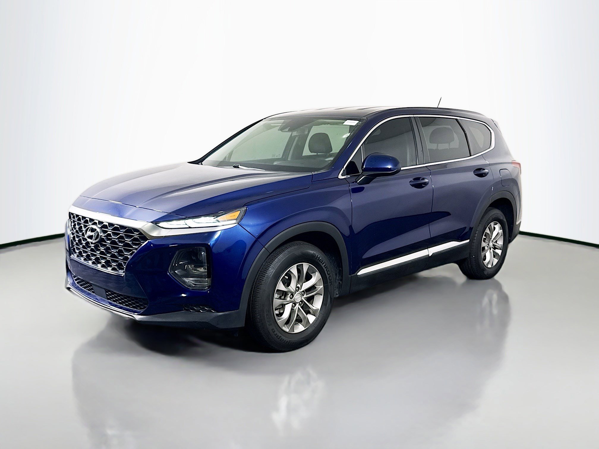 Used 2020 Hyundai Santa Fe SE image 4