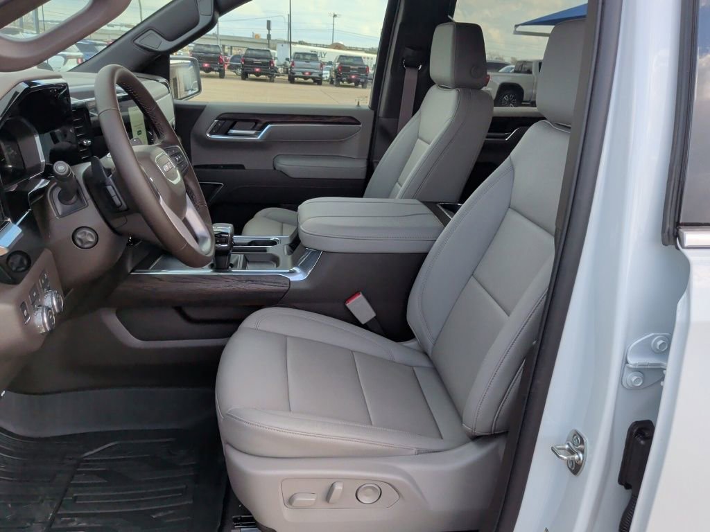 New 2026 GMC Sierra 1500 SLT image 13