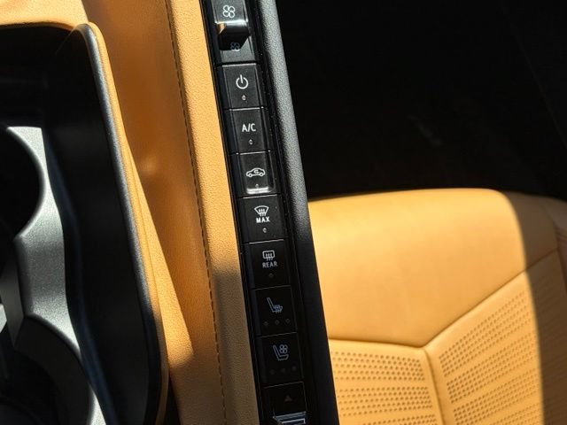 Used 2021 Chevrolet Corvette Stingray Preferred Conv w/ Z51 Performance Package RWD image 28