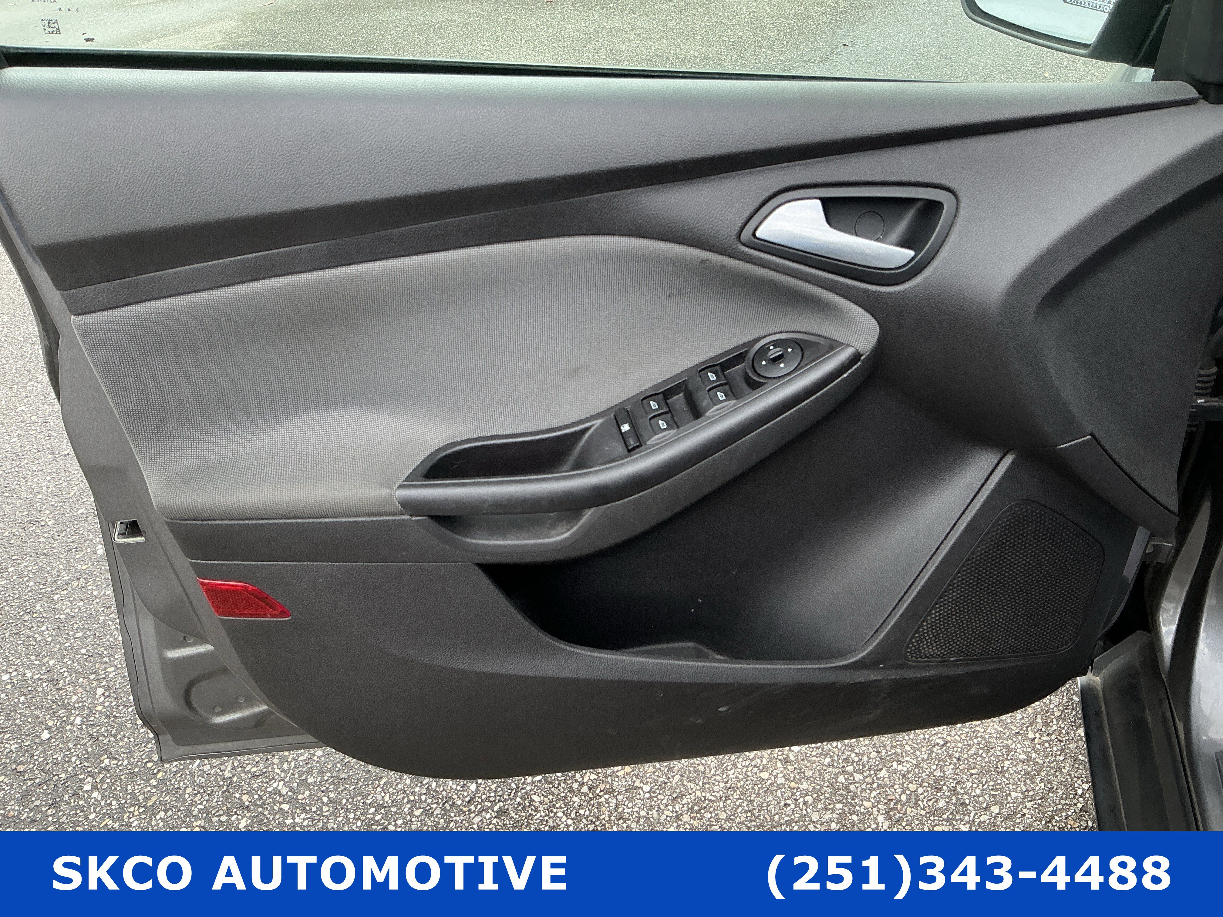 Used 2014 Ford Focus SE image 12