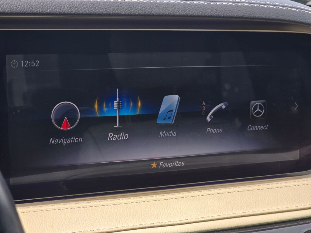 Used 2020 Mercedes-Benz S 450 Sedan image 28