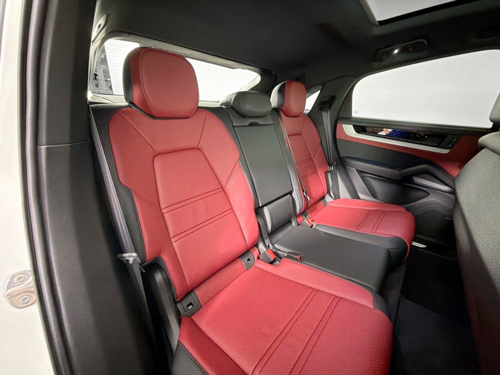Certified 2026 Porsche Cayenne Coupe AWD/4WD image 26