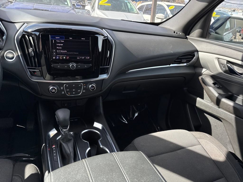 Used 2022 Chevrolet Traverse LT FWD image 35