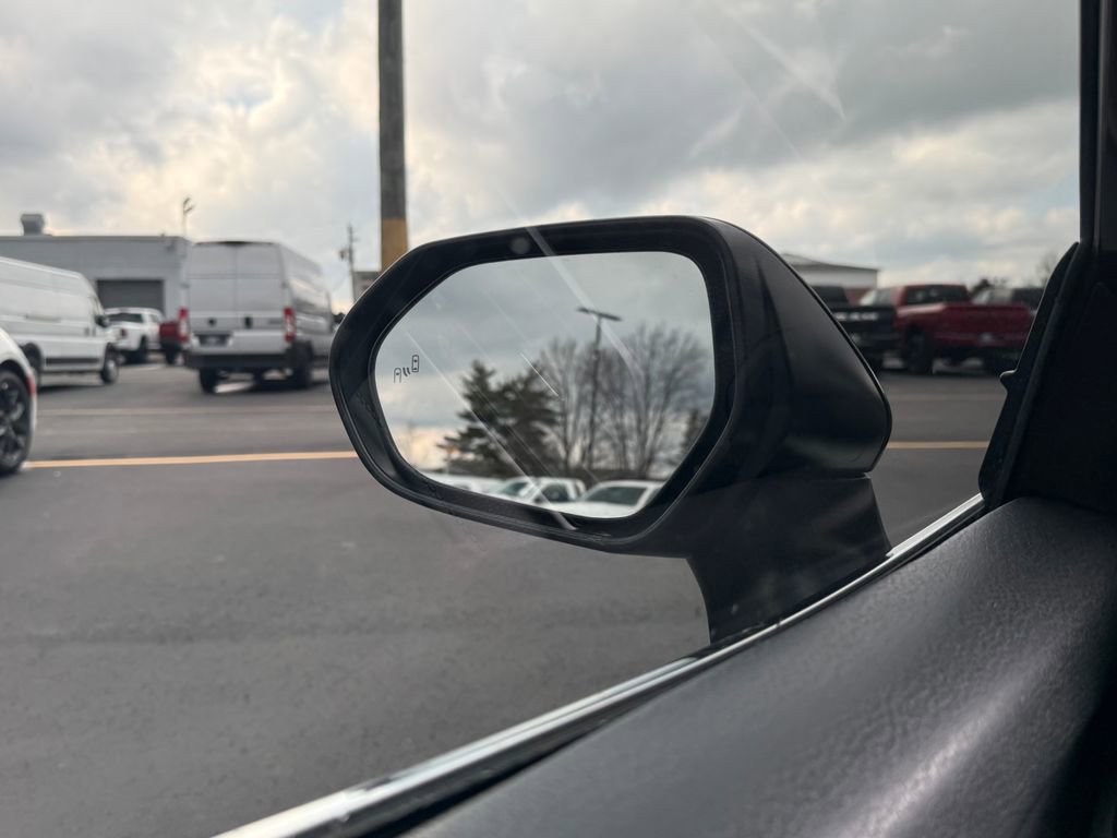 Used 2020 Toyota Camry XLE FWD image 21