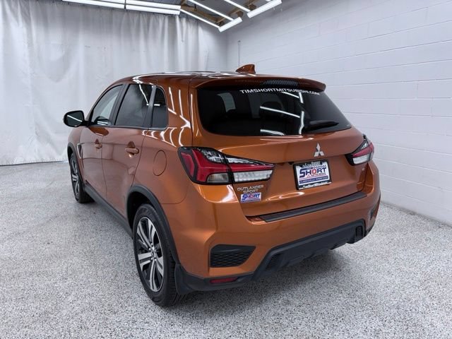 Used 2025 Mitsubishi Outlander Sport SE AWD/4WD image 4