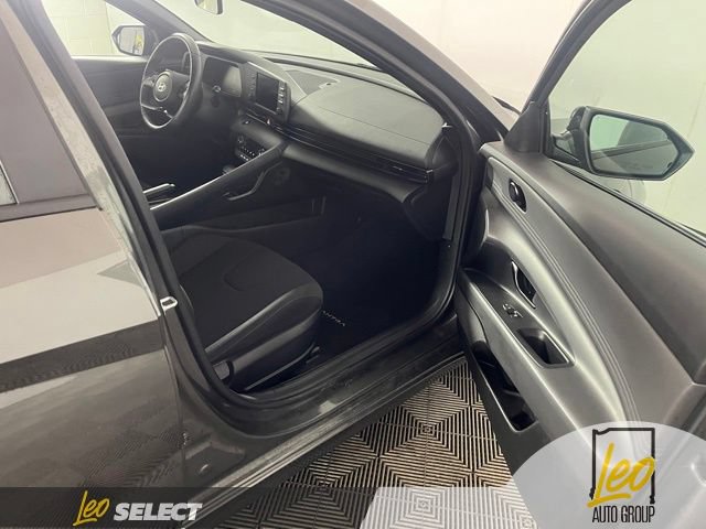 Used 2025 Hyundai Elantra Sport FWD image 12