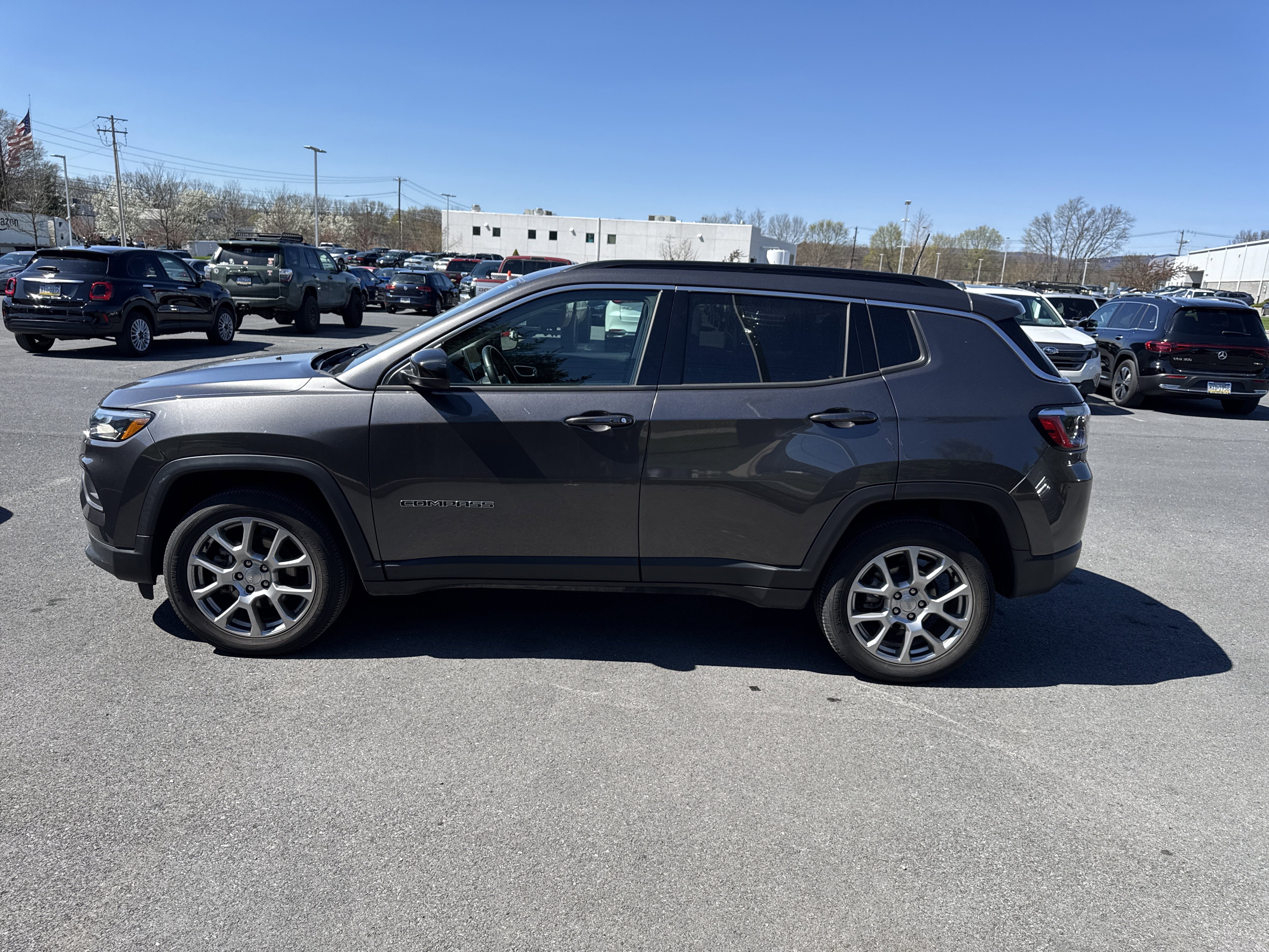 Used 2022 Jeep Compass Latitude image 24