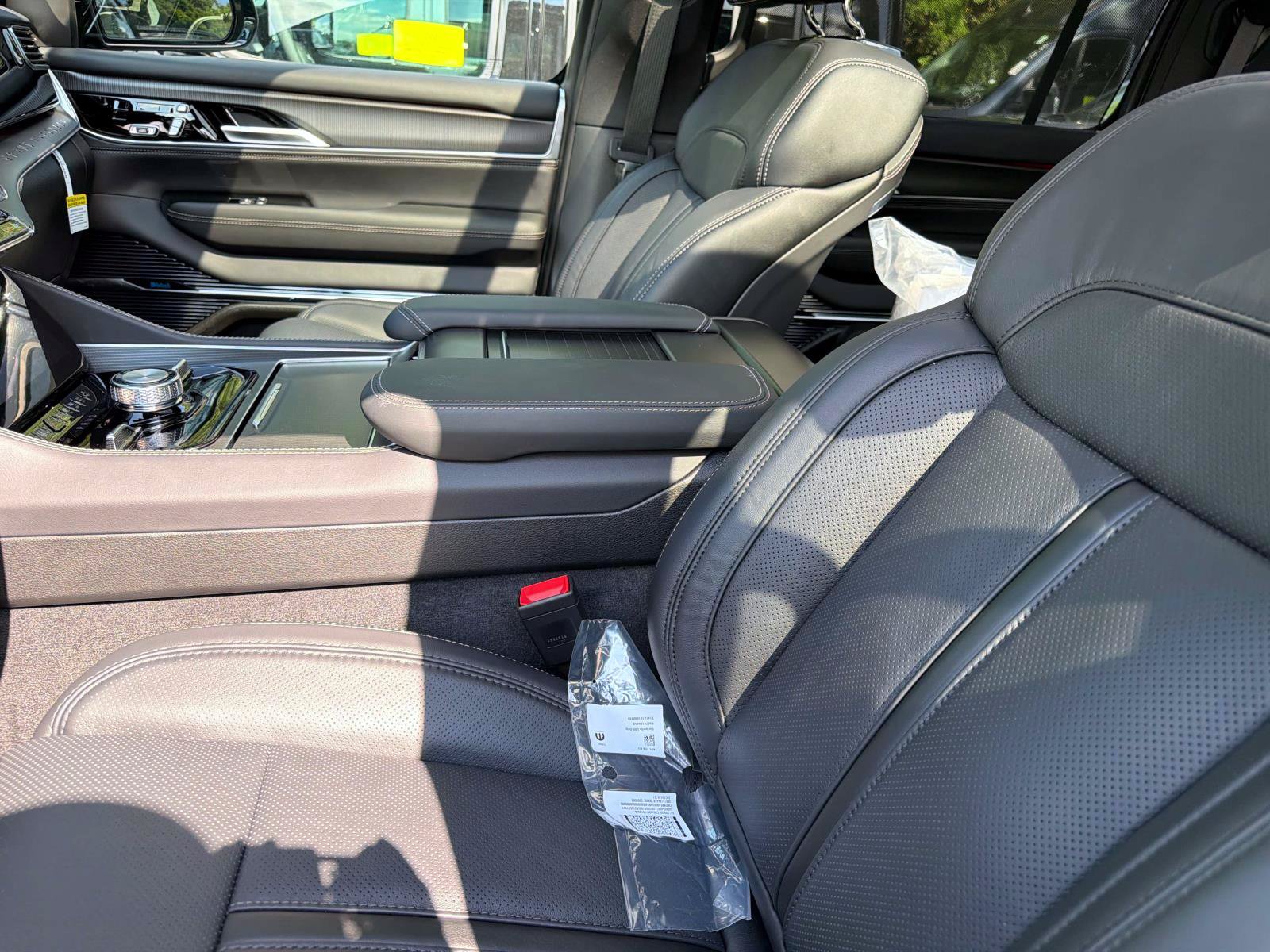 New 2026 Jeep Grand Wagoneer L Summit w/ Premium Group III AWD/4WD image 5