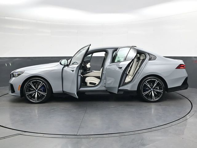 New 2026 BMW 530i xDrive w/ M Sport Package image 35