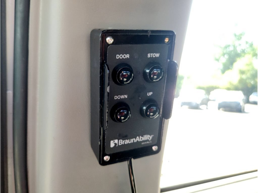 Used 2020 Chevrolet Express 2500 Extended w/ Enhanced Convenience Package RWD image 16