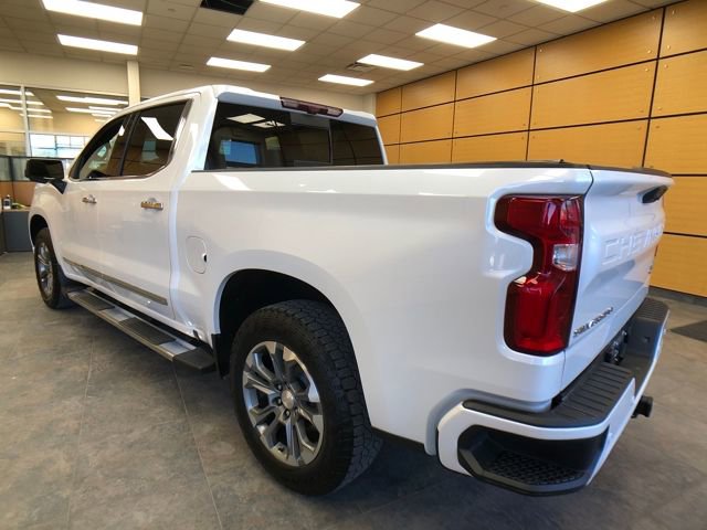 Used 2024 Chevrolet Silverado 1500 High Country w/ Technology Package AWD/4WD image 5